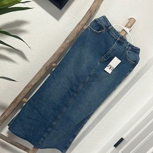 NWT Zara midi denim skirt, size M